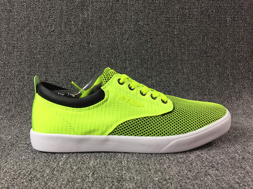 新款韩版休闲男鞋板鞋超轻