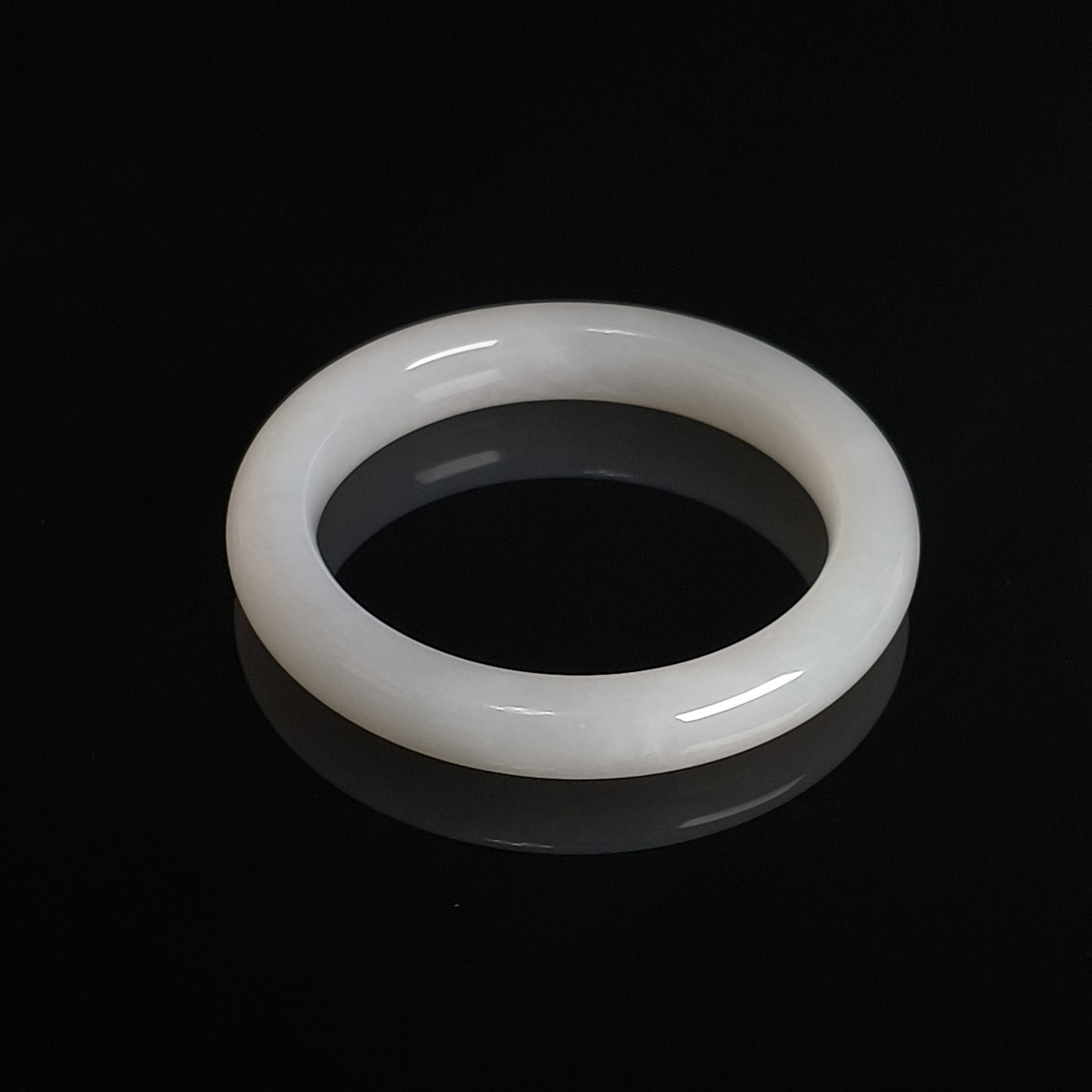 和田玉羊脂白玉手镯    内径56.3mm    24121300007