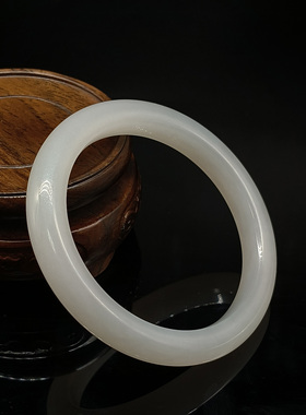 和田玉羊脂白玉手镯   内径60mm     重量48.508克   24090400074