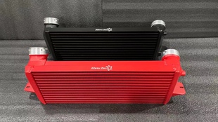 SNOWTECH加大中冷散热器适用宝马N54/N55 E92 E90 1M 335 135i