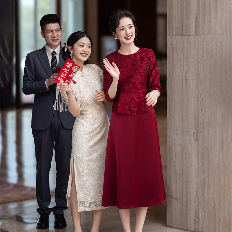 五一结婚喜婆婆婚宴装春秋季新款酒红年轻妈妈礼服轻奢高级连衣裙