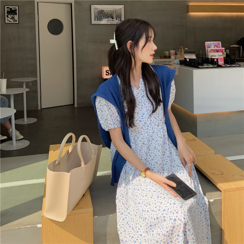 New style ~ real price cotton foam fabric ~ French V-neck button belt Floral Dress