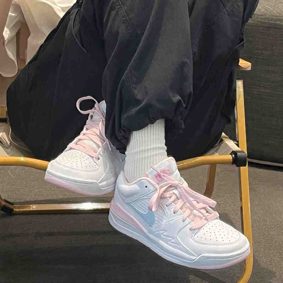 NIKE耐克女子 JORDAN STADIUM 90舒适低帮乔丹篮球鞋HQ1193