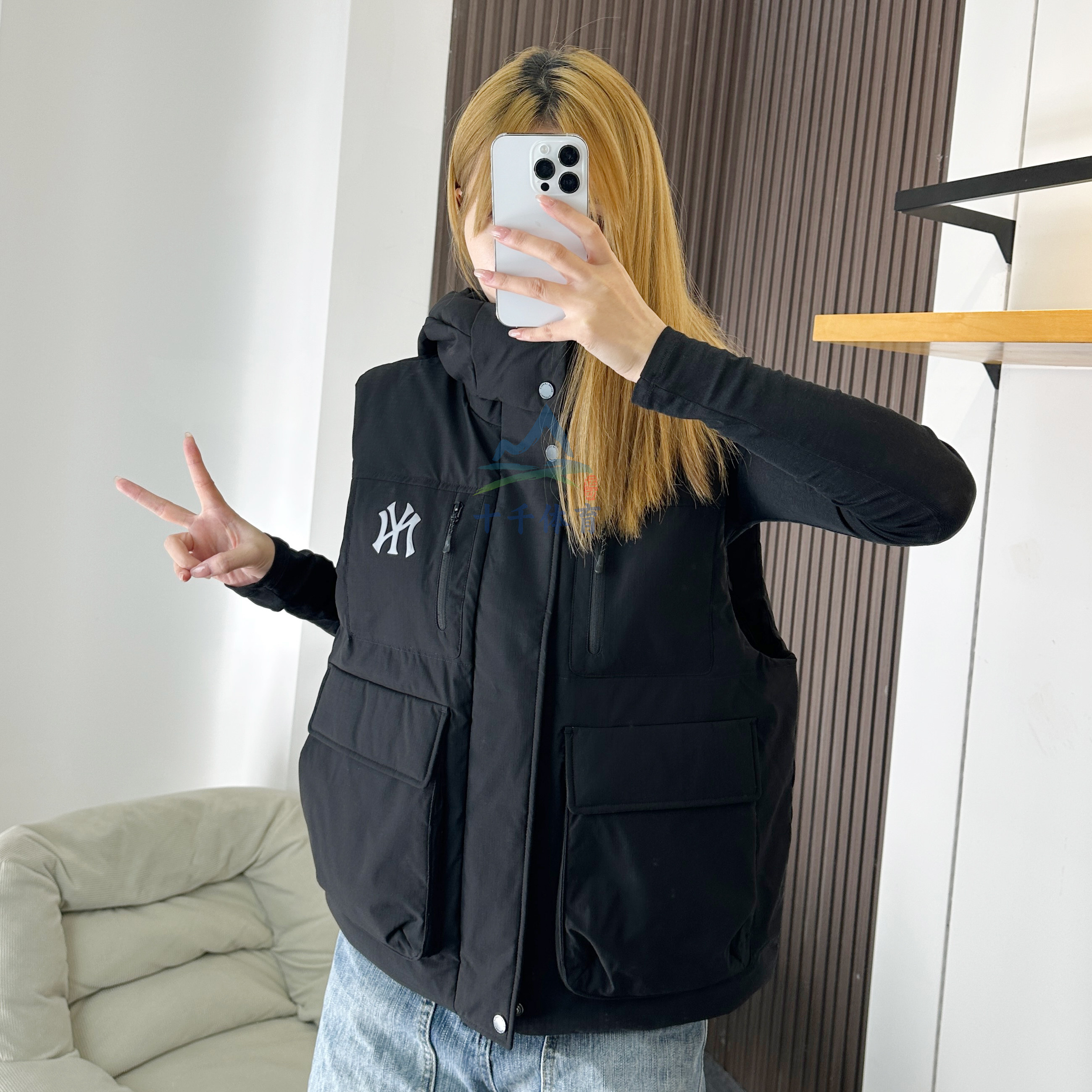 MLB羽绒马甲男女25新款NY小标防泼水连帽保暖运动背心3ADVB0256