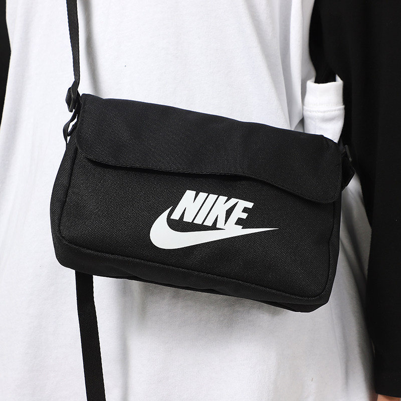 Nike耐克收纳拉链口袋女子单肩包