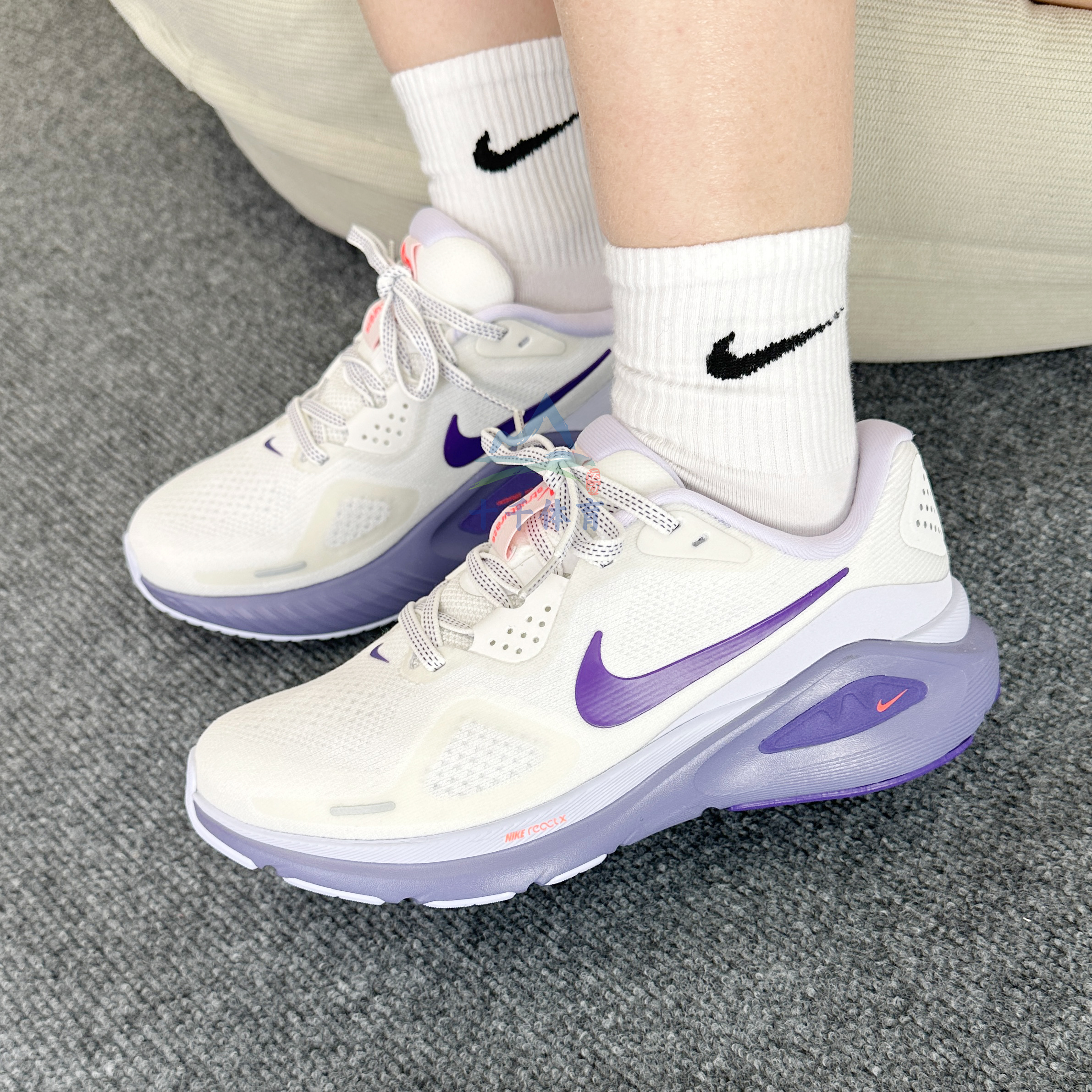 NIKE耐克女子训练运动专业跑步鞋