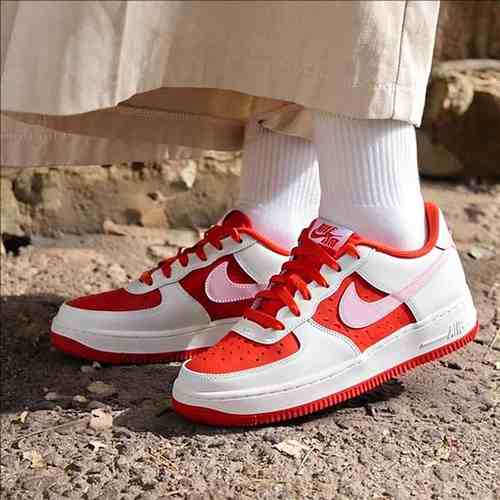 Nike耐克板鞋空军一号大童运动鞋