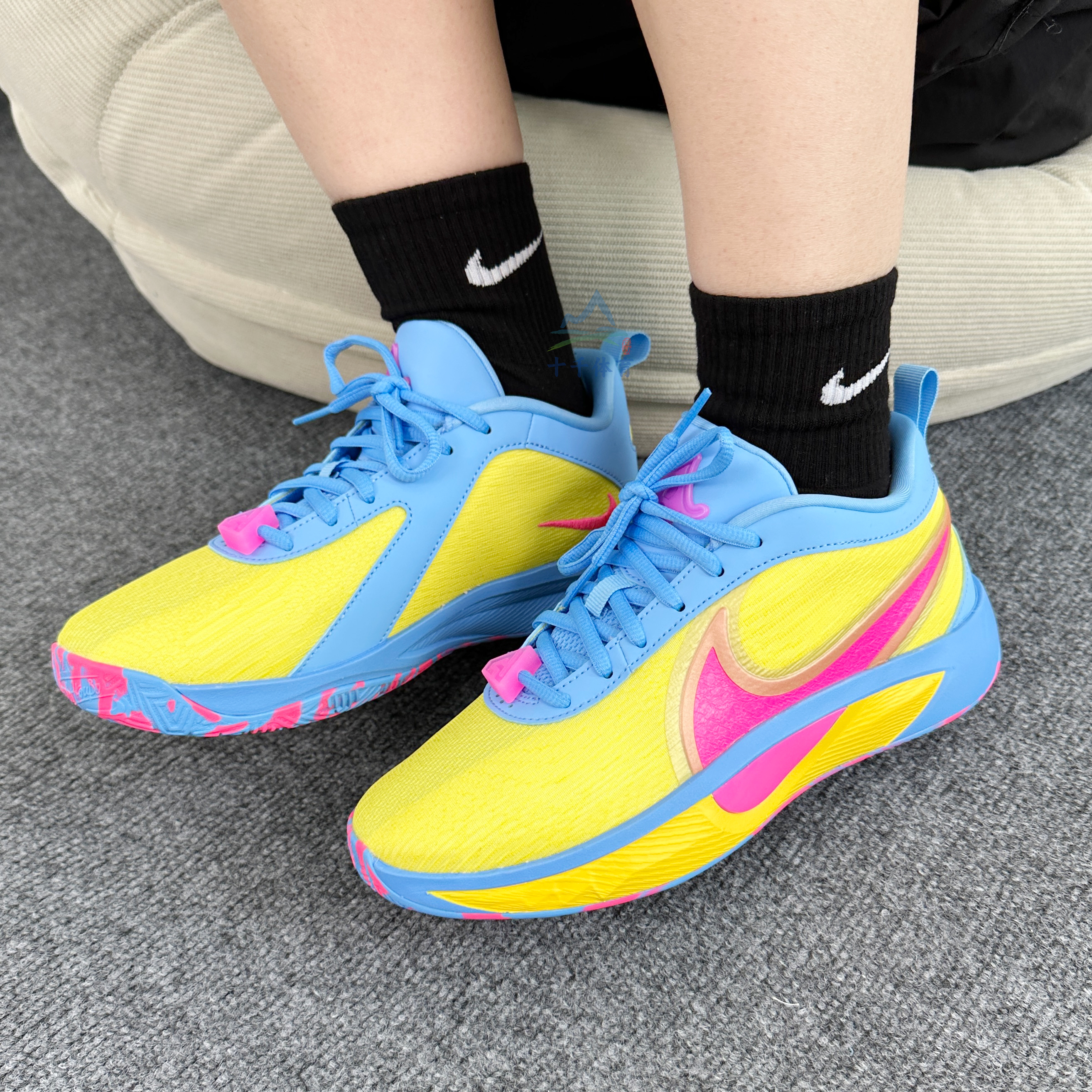 Nike耐克字母哥大童实战篮球鞋