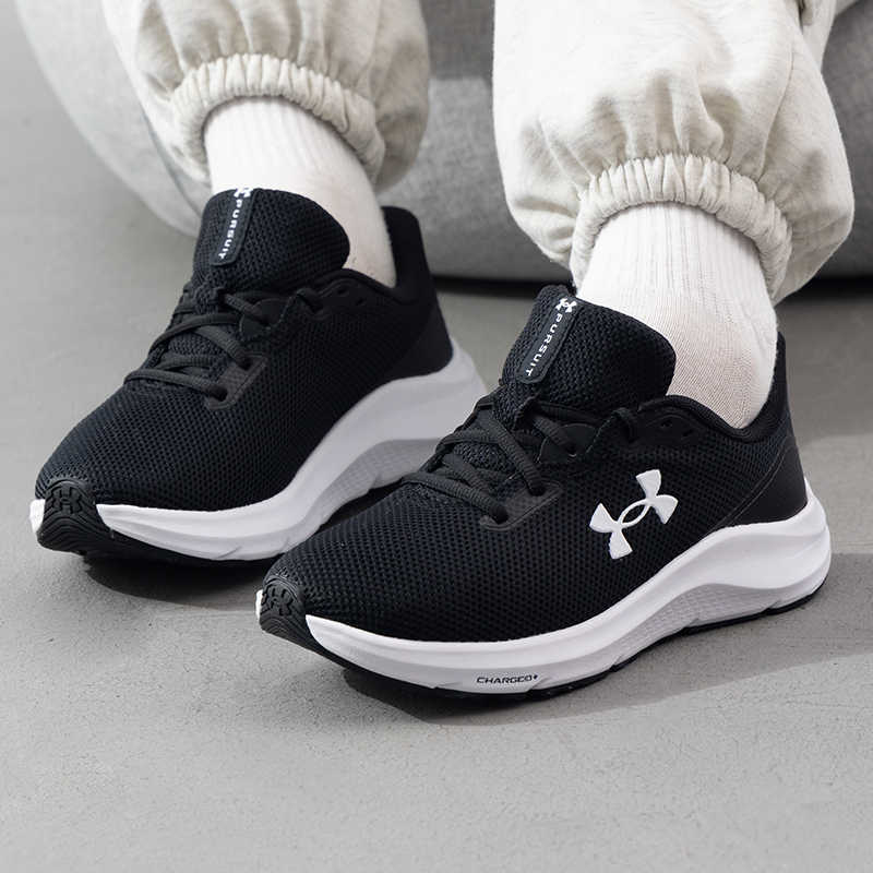 安德玛UA女子减震休闲训练跑步鞋