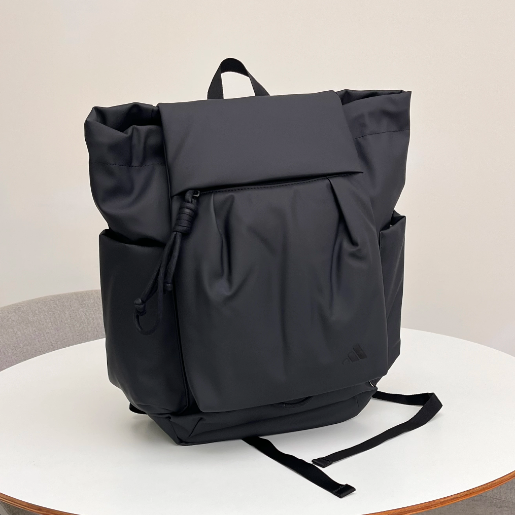 阿迪达斯足球背包大容量双肩背包