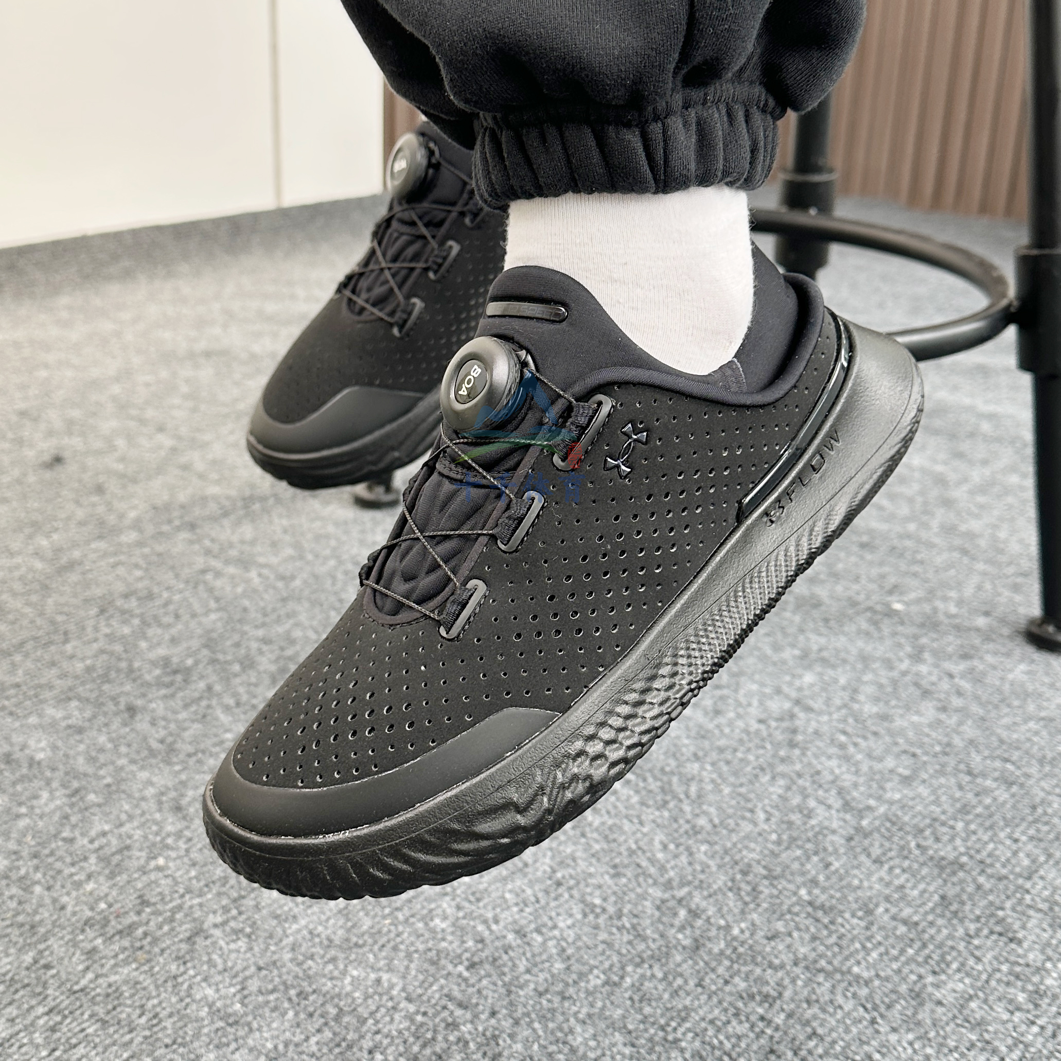 UA安德玛运动鞋男女款休闲低帮透气缓震耐磨训练鞋休闲鞋3026197