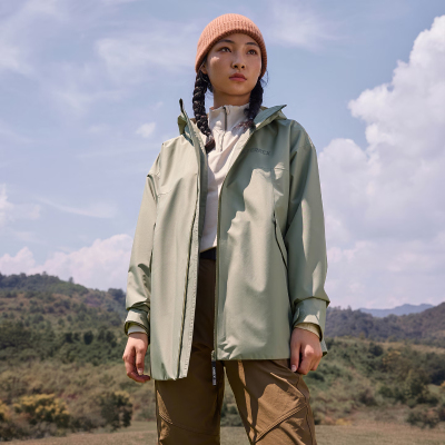 阿迪达斯女羽绒内胆三合一冲锋衣