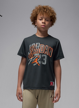 2025秋季新款JORDAN耐克乔丹大童校园风印花半袖男童T恤 IO2296