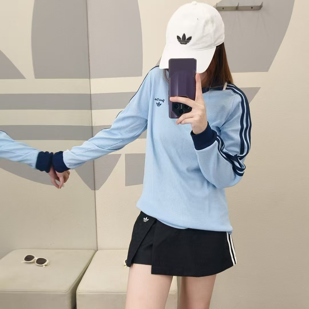 阿迪达斯三叶草女三条纹长袖T恤