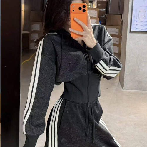 阿迪达斯外套女收腰显瘦连帽夹克