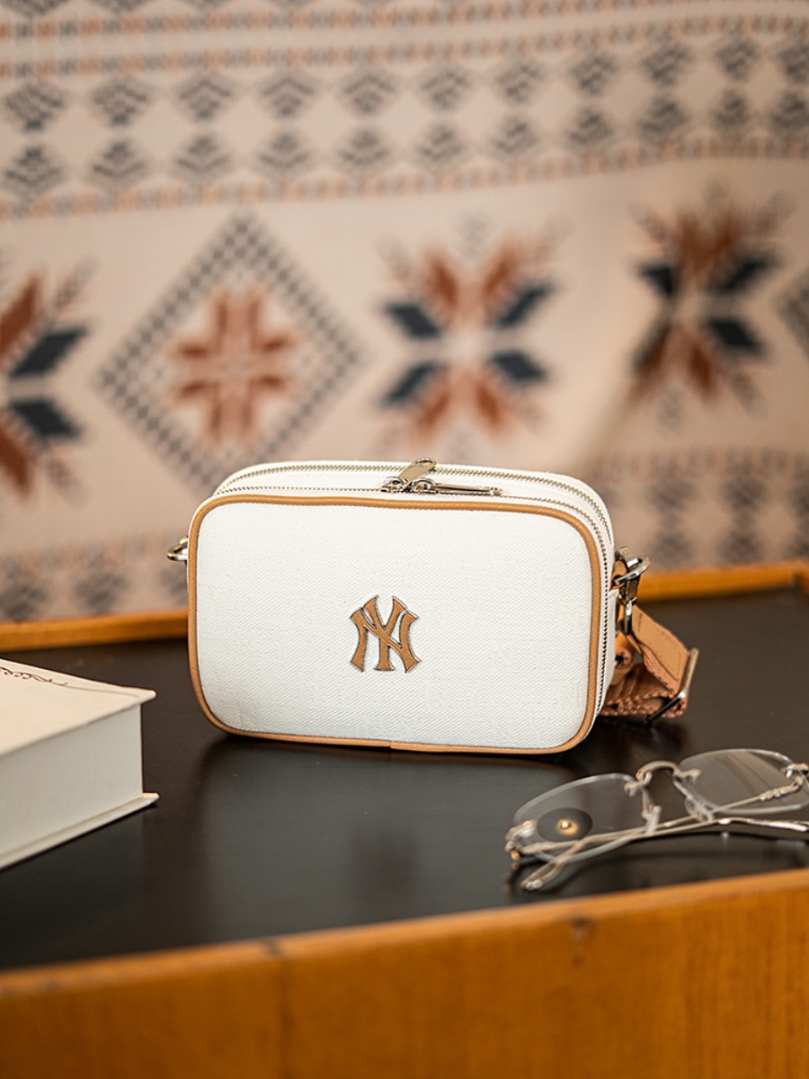 MLB男女复古老花满印百搭单肩包