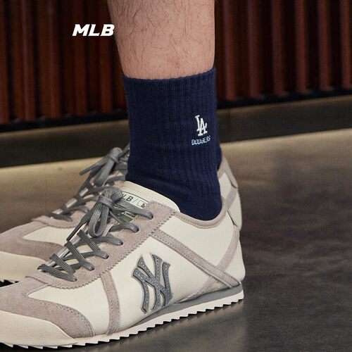 MLB男女春季新款NY刺绣中筒袜