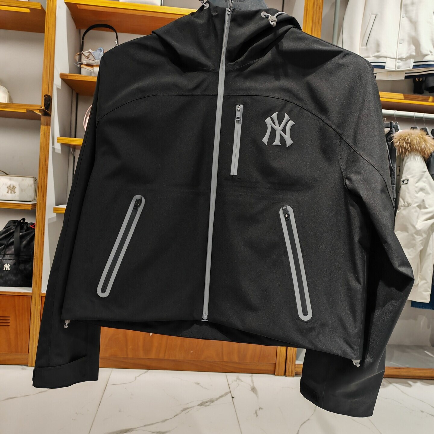 MLB冲锋衣女子梭织26春季新款跑步休闲连帽运动夹克外套3FWJM0161