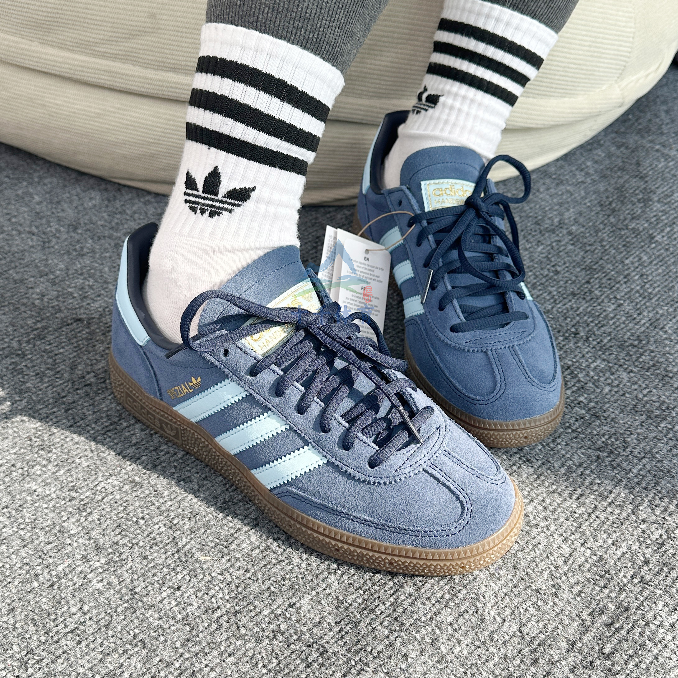 阿迪达斯男女同款休闲德训鞋