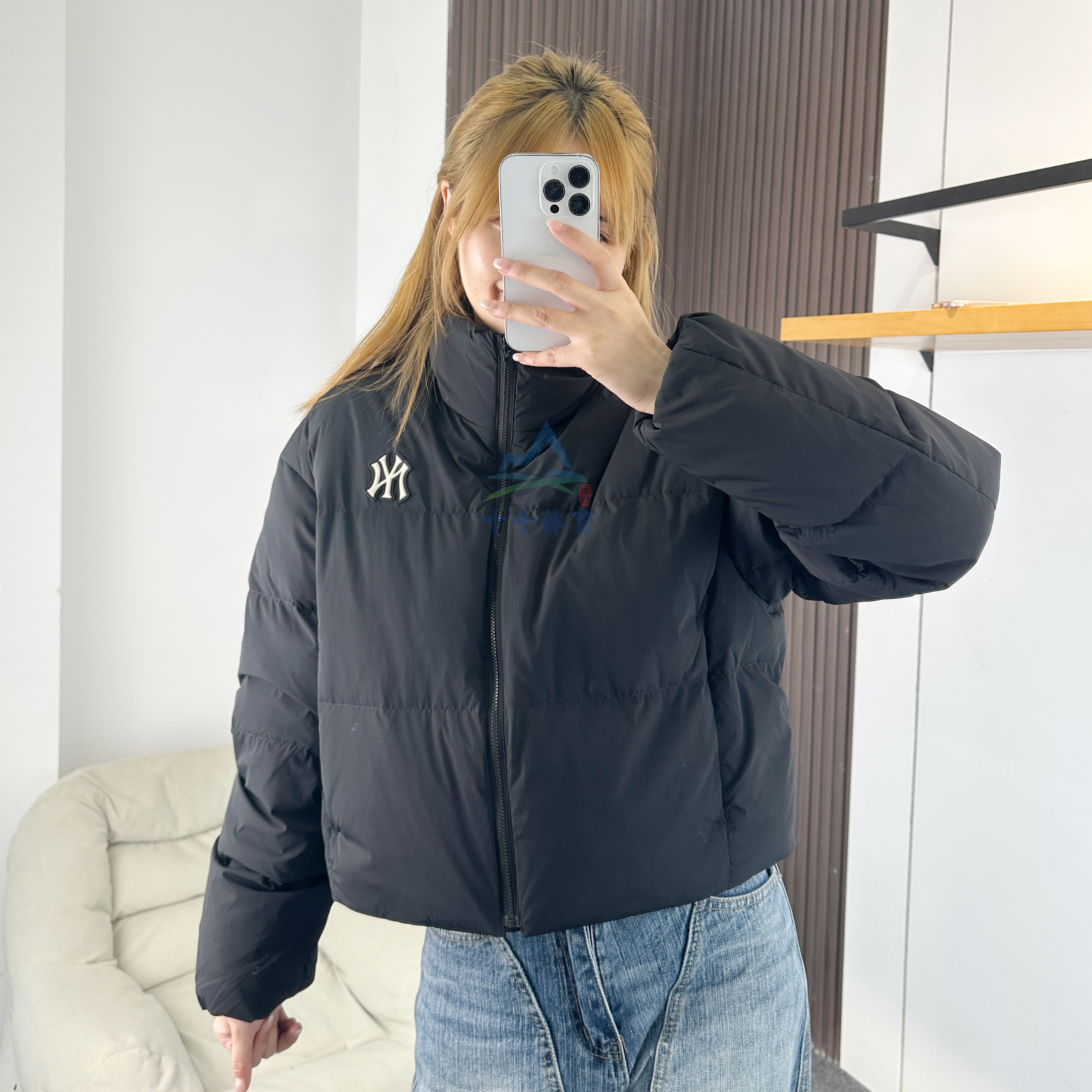 MLB羽绒服女NY小标短款棉羽外套