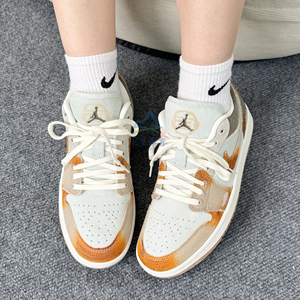 NIKE耐克男子AJ1低帮板鞋运动鞋