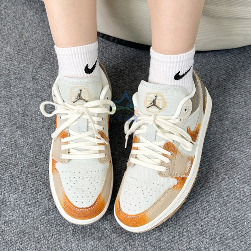 NIKE耐克男子AJ1低帮板鞋运动鞋