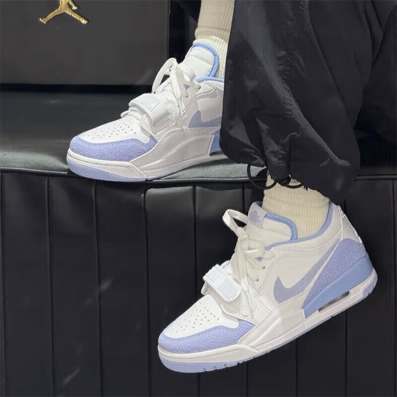 耐克女子AJ312运动鞋低帮板鞋