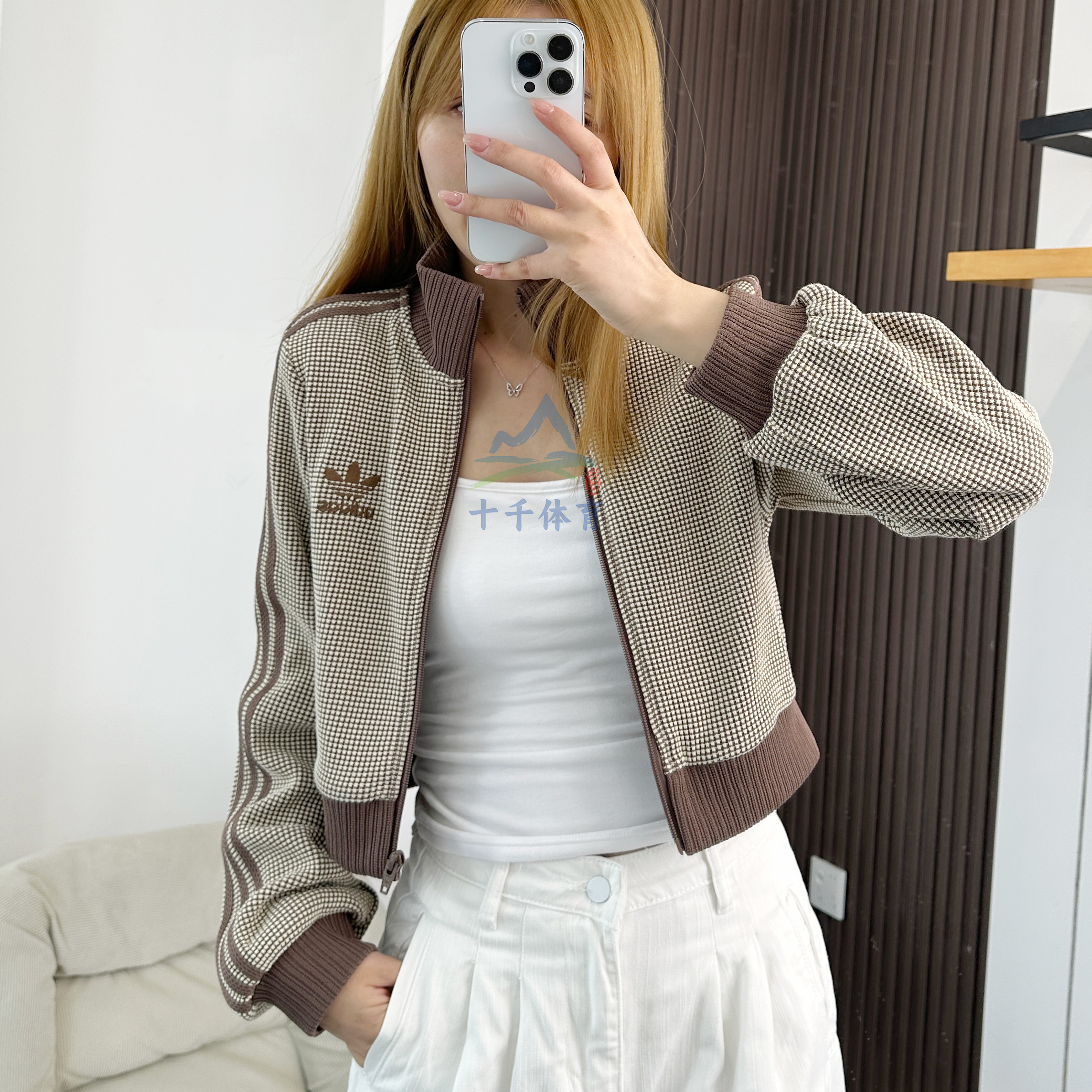 阿迪达斯三叶草女子短款夹克外套