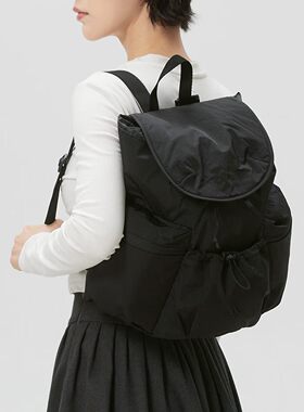 阿迪达斯女包2026春季新款学生书包抽绳翻盖休闲包双肩背包KS5216