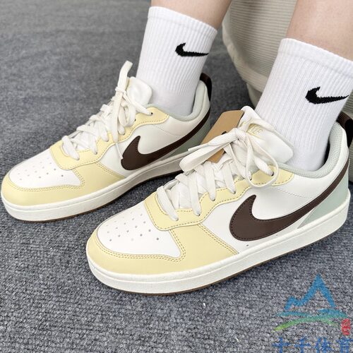 NIKE耐克女子运动休闲轻便板鞋