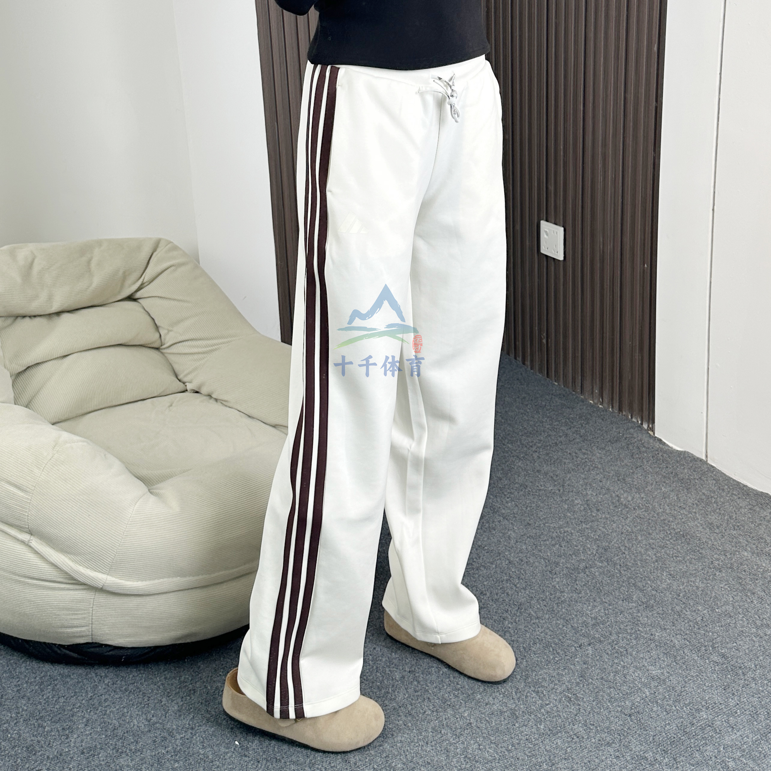 阿迪达斯女子运动三条纹阔腿长裤