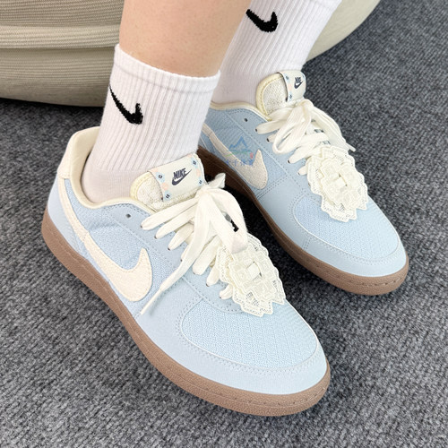 NIKE耐克女子户外百搭运动休闲鞋