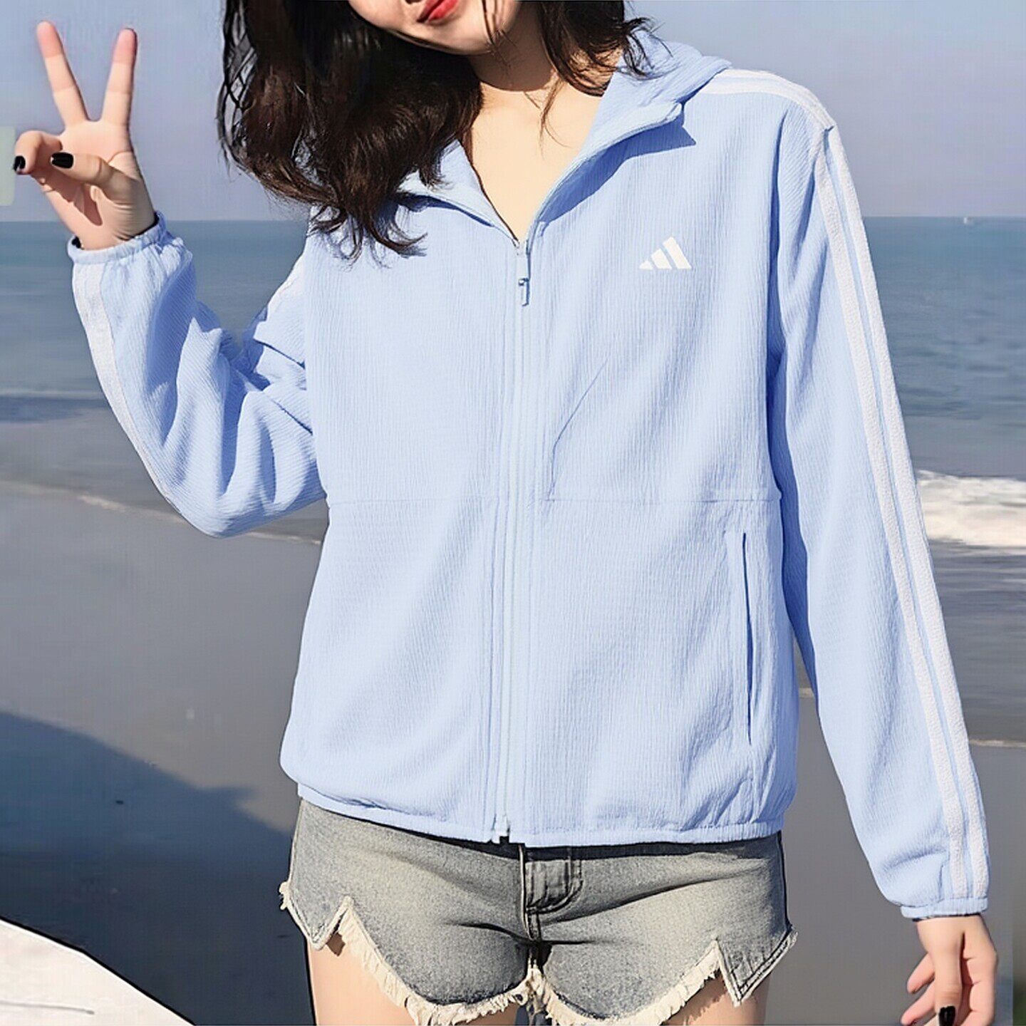 阿迪达斯女装梭织连帽外套26夏季新款跑步薄款泡泡纱运动服KB4753