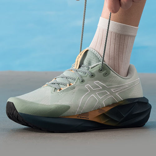 亚瑟士缓震轻便透气运动跑步鞋男