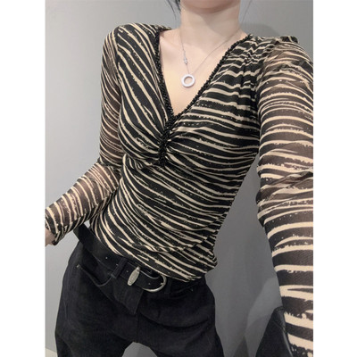 设计感钉珠V领长袖T恤女欧洲站