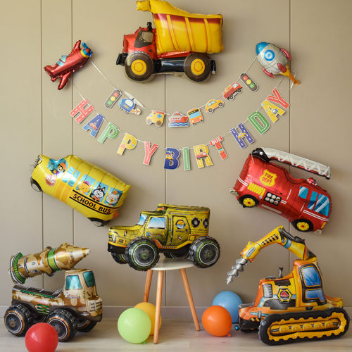 快乐拉花卡通汽车主题生日布置