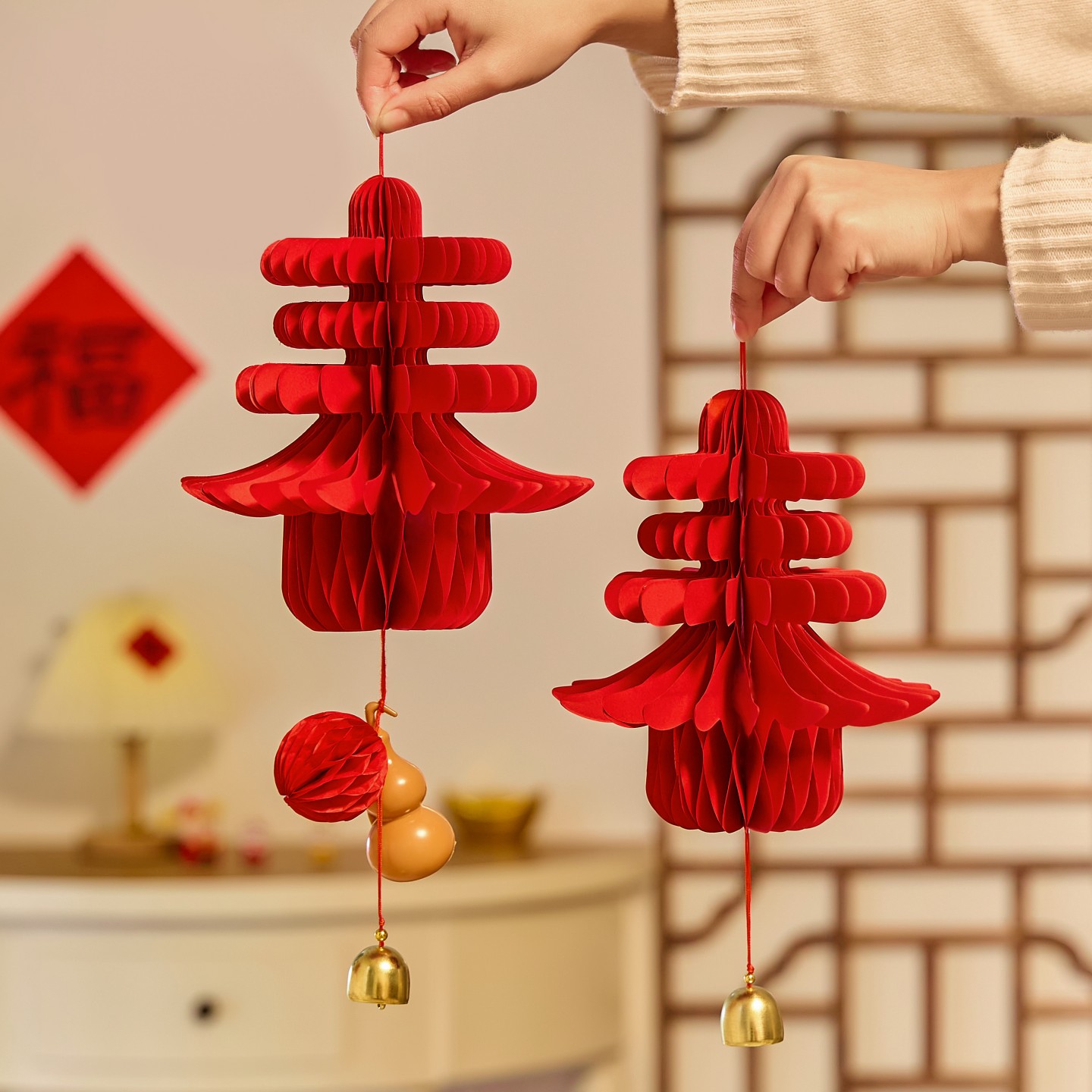 新年装饰立体春字灯笼