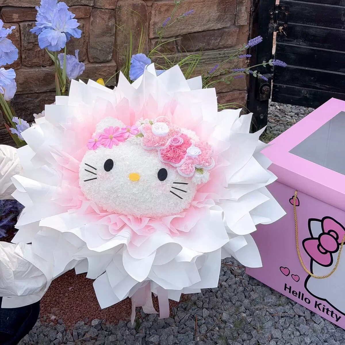 永生花HelloKitty凯蒂猫花束玩偶摆件送女朋友结婚告白情人节礼物
