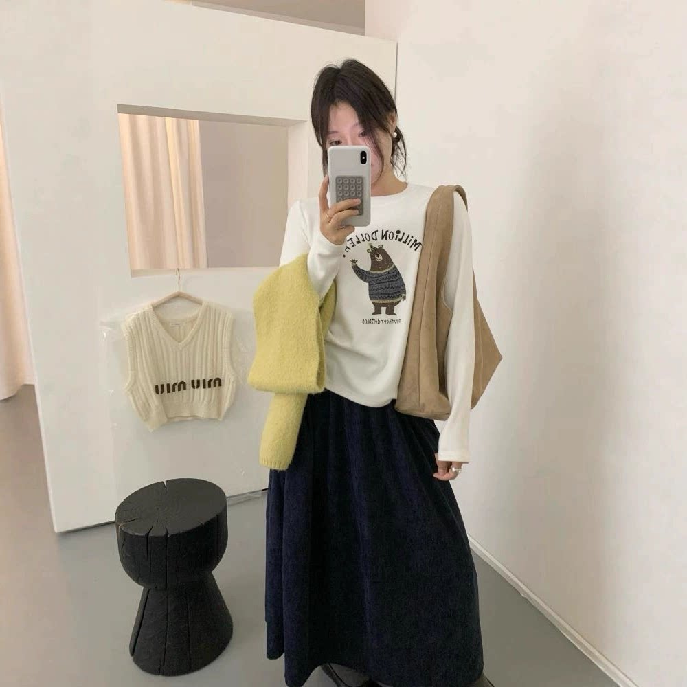 白色长袖t恤女士小熊卡通印花圆领韩版宽松百搭休闲春秋磨毛上衣