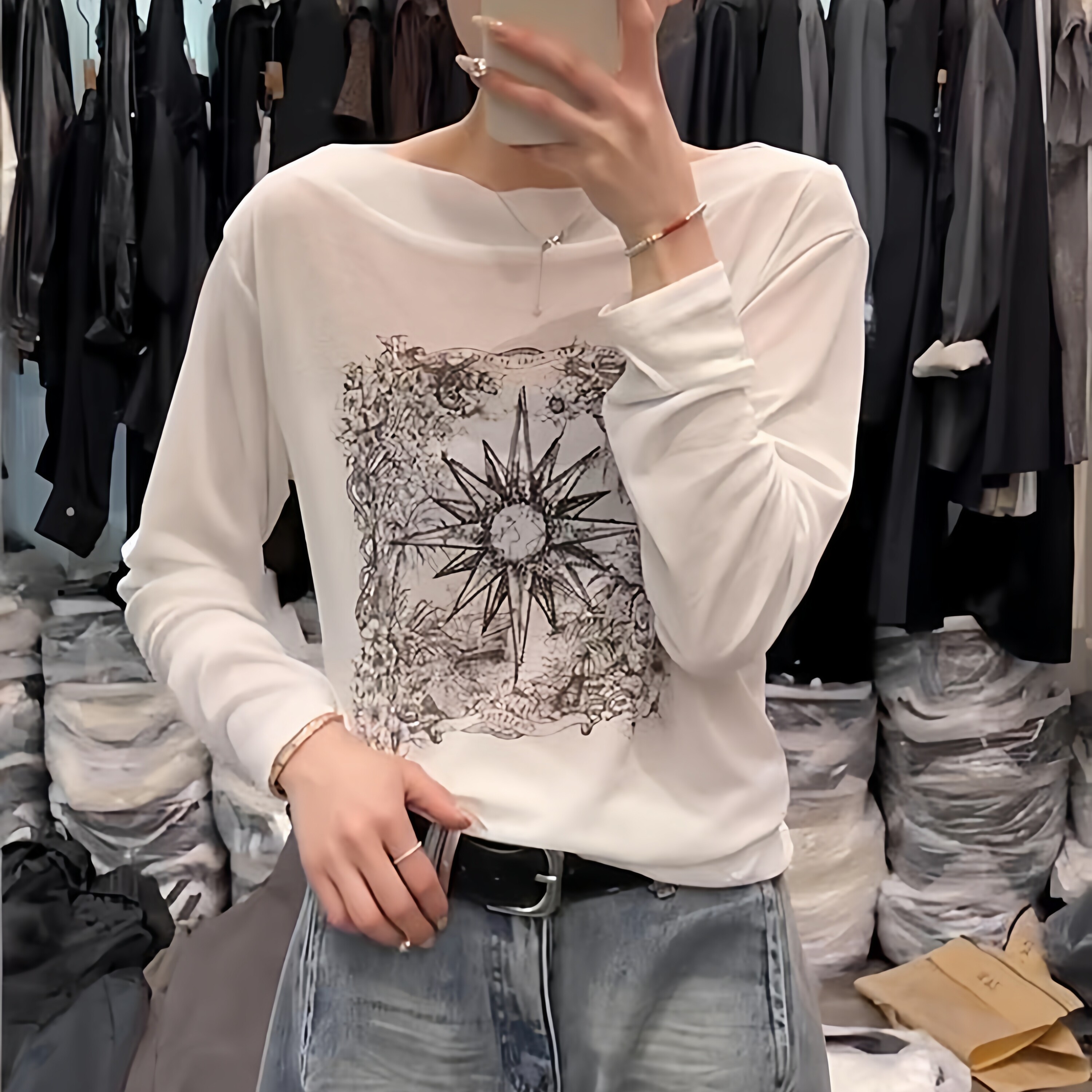 白色一字领长袖女上衣夏薄款大码宽松印花烫钻露肩休闲防晒T恤衫