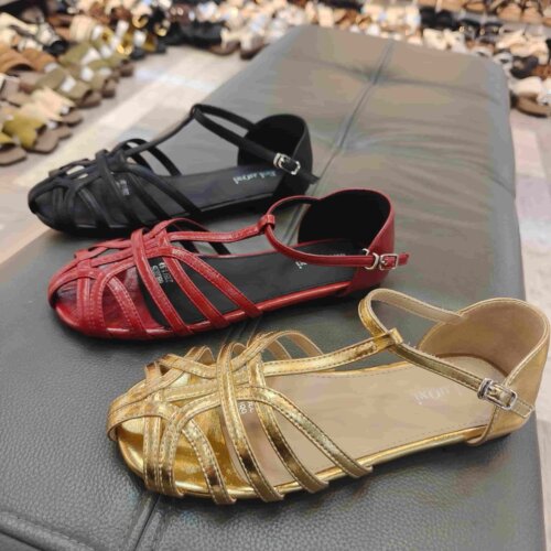 实体店女鞋2026夏季罗马风包头凉鞋女一字扣带镂空休闲鞋洛熙8835