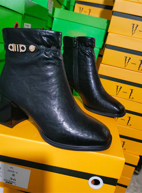 实体店女鞋2025冬季加绒保暖粗跟短靴皮带扣中跟时装靴VL6658-6