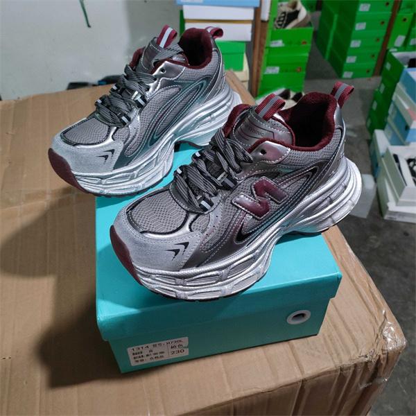 加绒老爹鞋女2024冬新款百搭厚底休闲运动鞋730