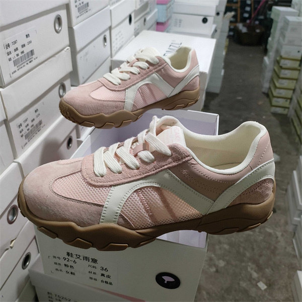 实体店女鞋2025春款真皮阿甘鞋德训女鞋休闲运动板鞋鞋艾雨意92-6