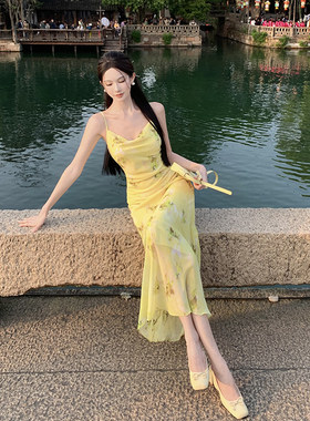 黄色碎花雪纺海边度假风吊带裙女