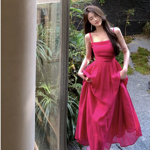 红色度假风气质收腰礼服吊带裙