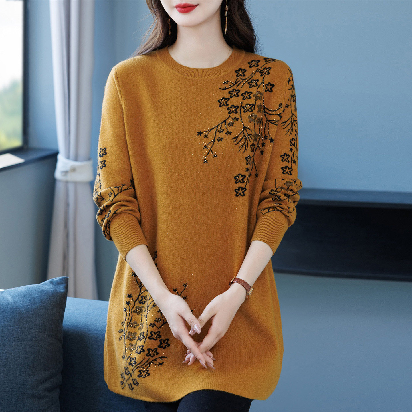 秋冬圆领绣花毛衣裙加肥特大码洋气中老年妈妈宽松中长款羊毛衫女