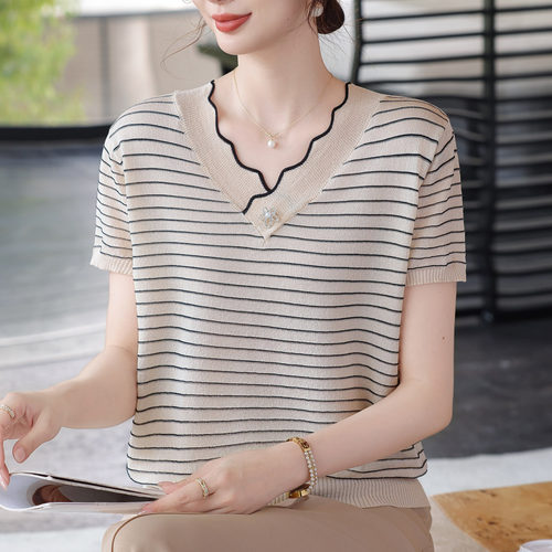 加肥加大码夏季中老年女装短袖V领条纹针织衫洋气妈妈宽松冰丝T恤