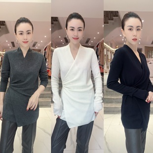 6123研家轻奢2025气质百搭交叠V领褶皱收腰绵羊毛针织上衣