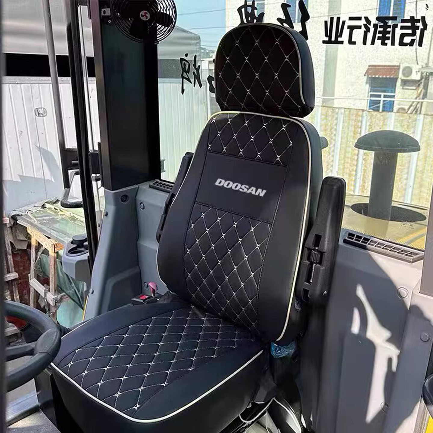 斗山挖机DX75 60 320 70 60 135 210 205 245 130 DX55挖掘机座套